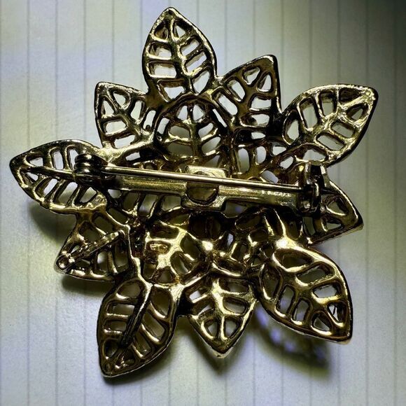 Vintage Gold Leaf Flower Brooch with Pink Crystals - Picture 8 of 17
